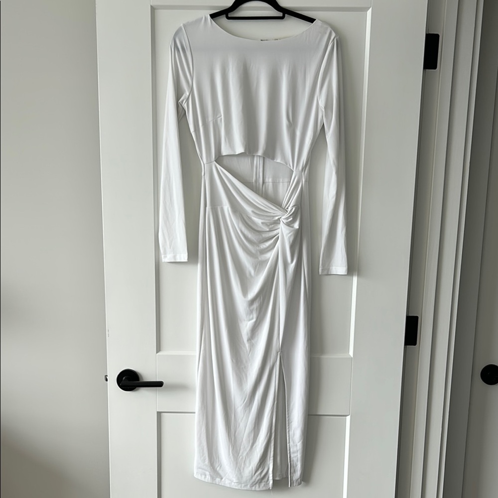 Elegant White Long Sleeve Dress